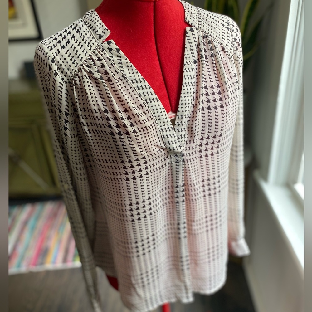 41 Hawthorn blouse, size small, houndstooth/plaid-like pattern, like new!
